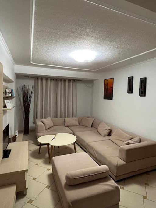 Ak Terminal Apartments ドゥラス エクステリア 写真