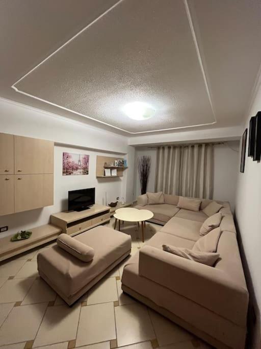 Ak Terminal Apartments ドゥラス エクステリア 写真