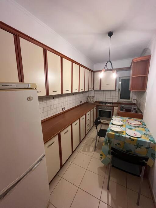 Ak Terminal Apartments ドゥラス エクステリア 写真